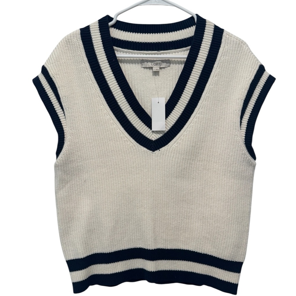 LOFT Women’s Cream and Navy V-Neck Sweater Vest Size Small NWT - Picture 3 of 7